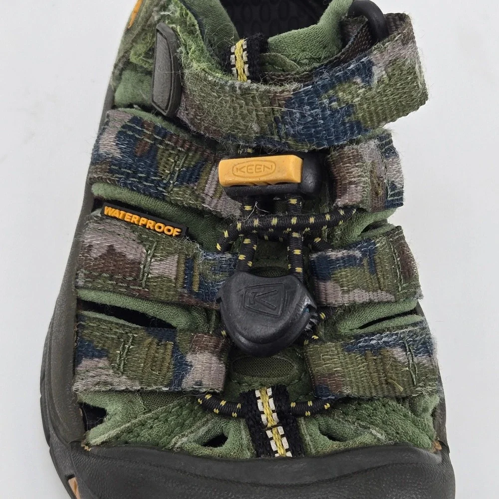 KEEN Newport H2 Camo Waterproof Hiking Sandals Green Brown Toddler Kids Size 8